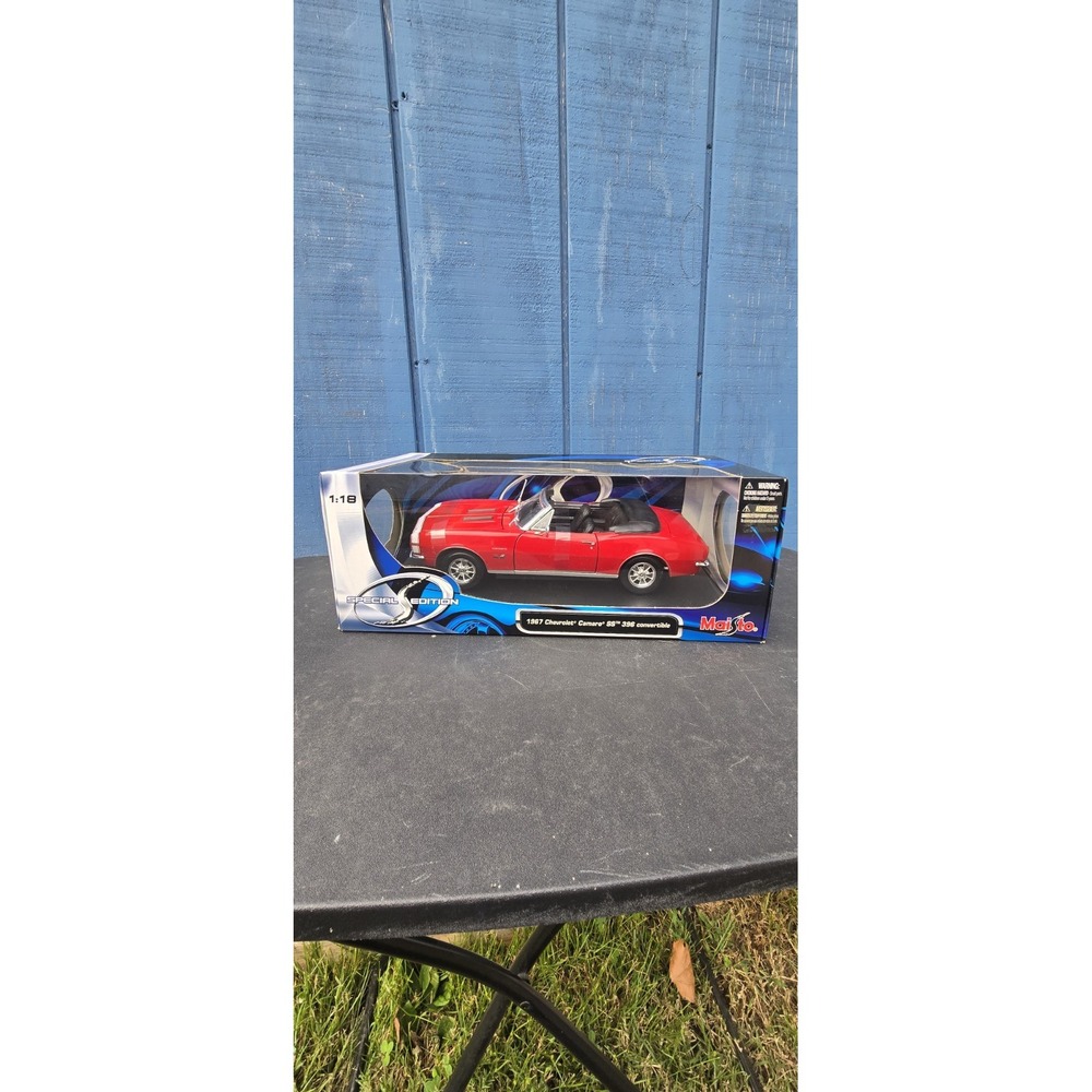 1:18 SCALE MAISTO-RED 1967 CHEVROLET CAMARO SS 396 CONVERTIBLE-SPECIAL EDITION